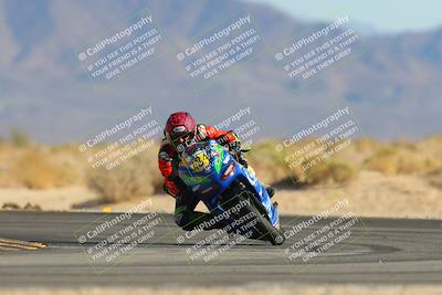 media/Nov-17-2024-CVMA (Sun) [[1fec520723]]/Race 8-Formulw LW Twins SHOOTOUT/